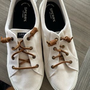Women’s white size 11 sperrys